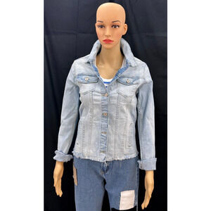 Denim Jacket, Ligth Blue, 2 pockets in the upper chest, 2 pocket one each side